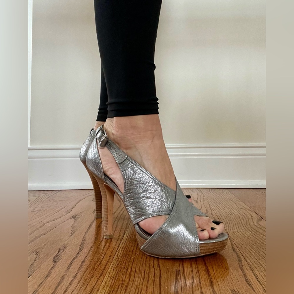Stunning Coach high heal sandals